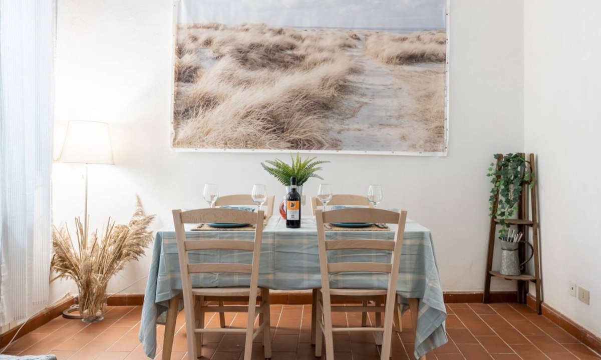 Sant'Antonio Apartment | GuestHost - Charming apartment of 100 sqm, for up to 4 people, located on the ground floor of a building (4 steps to access). The accommodation is located in the center of Pisa (Restricted Traffic Area), south of the Arno river, in the Sant'Antonio distr
