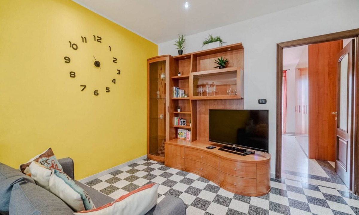 Vanchiglietta Apartment | GuestHost - Comfortable 60 sqm apartment, perfect for a stay of 2 people, located on the third floor of a building without a lift.The property is located in the Vanchiglietta district, in an area full of services and well connected to the center of Turin