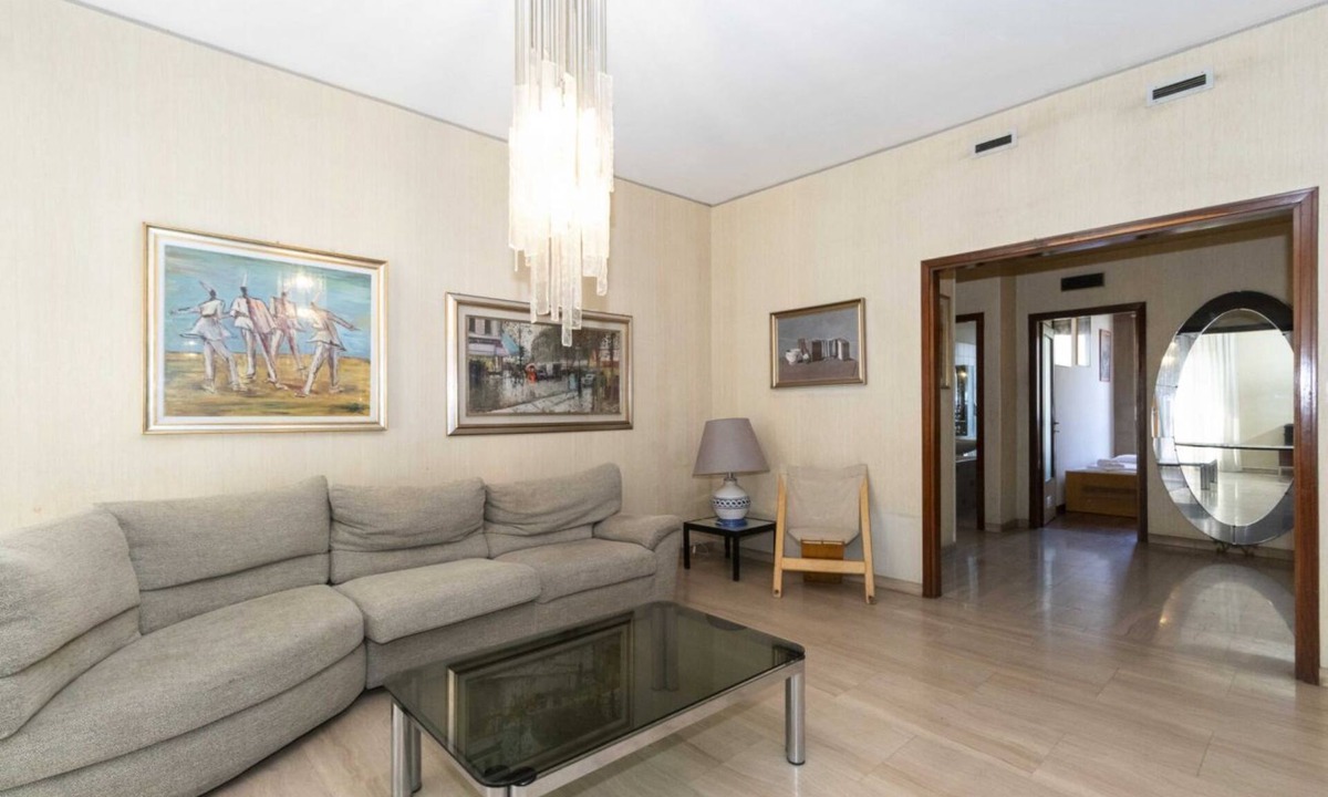 Parella Apartment | GuestHost - Comfortable apartment, perfect for 5 guests, located at the west end of the Pozzo Strada district. We are a two-minute walk from the metro that connects the area with the center and with the two main train stations, this accommodation is surr