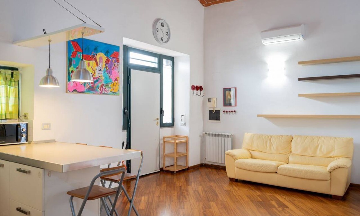 Careggi Rifredi Apartment | GuestHost - Comfortable 55 sqm apartment, located on the ground floor of a renovated period building, for 4 people. The accommodation is located in a residential area, equipped with all the main services and well connected to the historic centre, which c