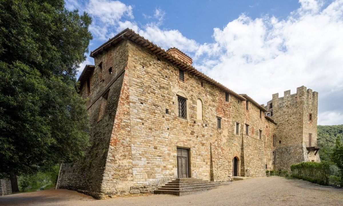Magione Apartment | GuestHost - Comfortable apartment located in a historic Abbey from the year 1000, restored in 1980.La Badia is a small Benedictine Abbey immersed in a park of centuries-old olive trees.Located on the ground floor, there is a mezzanine for the sleeping ar