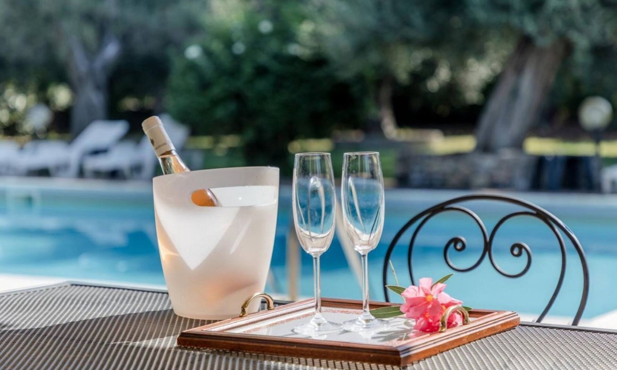 Passignano sul Trasimeno Apartment | GuestHost - Cosy flat equipped with all comforts to comfortably accommodate up to 3 people. The accommodation is located in a renovated former oil mill, which offers its guests numerous shared facilities: access to the seasonal swimming pool, green area