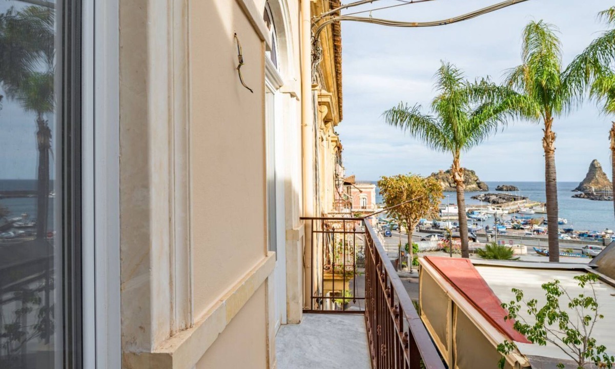 Aci Trezza Apartment | GuestHost - Cozy apartment of 43sqm, able to accommodate up to 2 people, located on the first floor of a renovated building with NO lift (stairs to access). The accommodation overlooks the wonderful Cyclops Riviera. In 8 minutes on foot it is possible to