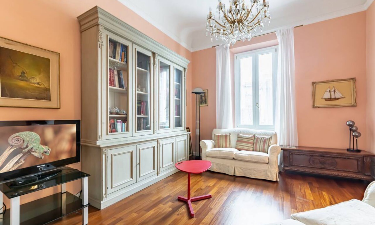 Careggi Rifredi Apartment | GuestHost - Elegant apartment of 80 sqm, able to accommodate up to 5 people, located on the 2nd floor of a building equipped with a lift (NOT suitable for disabled people - some steps to access). The property is located in the Stibbert/Statuto area, a li