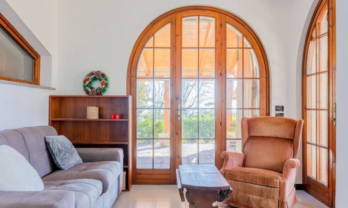 Castel Rigone Villa | GuestHost - Enchanting and spacious villa on two levels, which in 125 sqm accommodates up to 5 guests with great comfort, being equipped with every type of comfort: two bedrooms and three bathrooms, Jacuzzi tub, large private garden with barbecue and piz