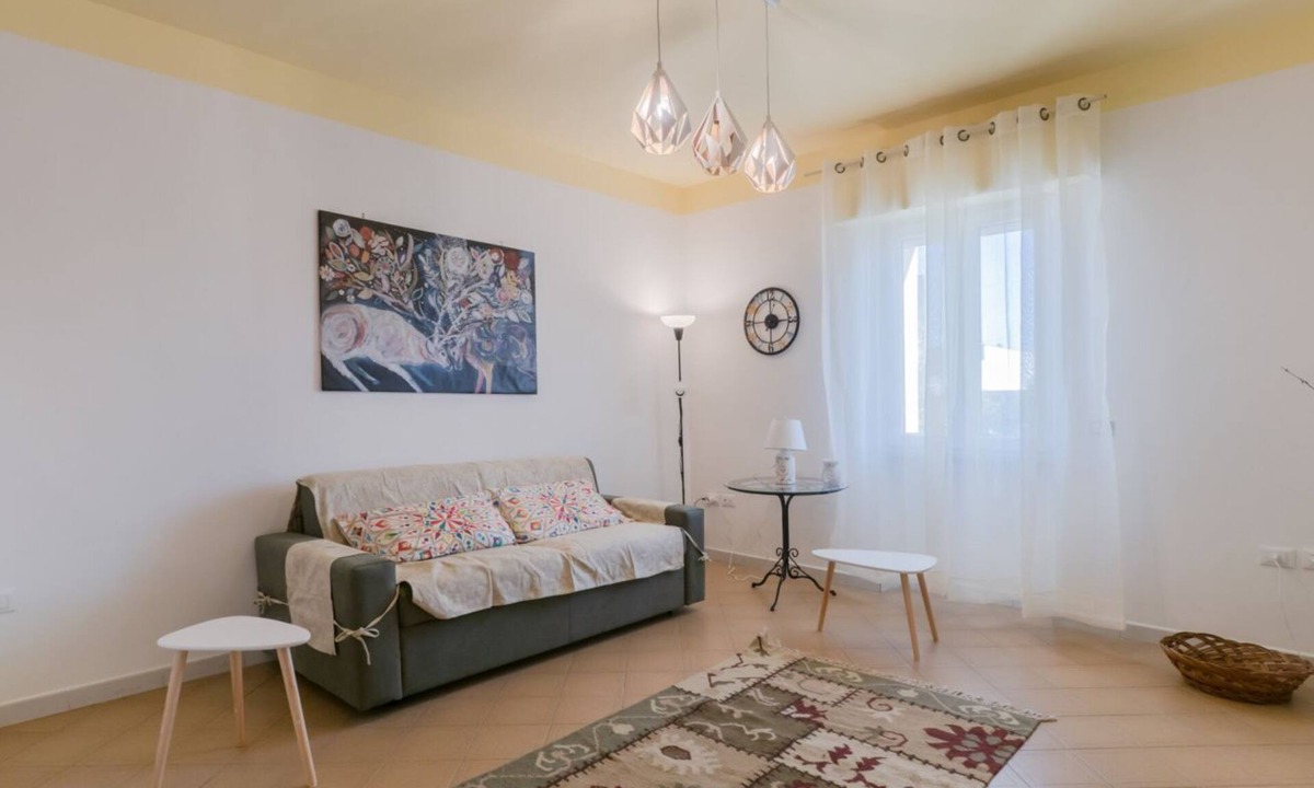 Squinzano Apartment | GuestHost - Enchanting, tastefully furnished apartment that sleeps up to 4 people and is energy efficient thanks to the photovoltaic power supply. The accommodation is located in the centre, just 500m from the station and a short distance from the motorw