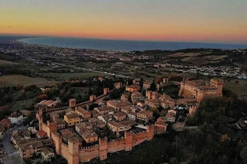 Gradara Apartment | GuestHost - Gradara Comfy Apartment BIG
