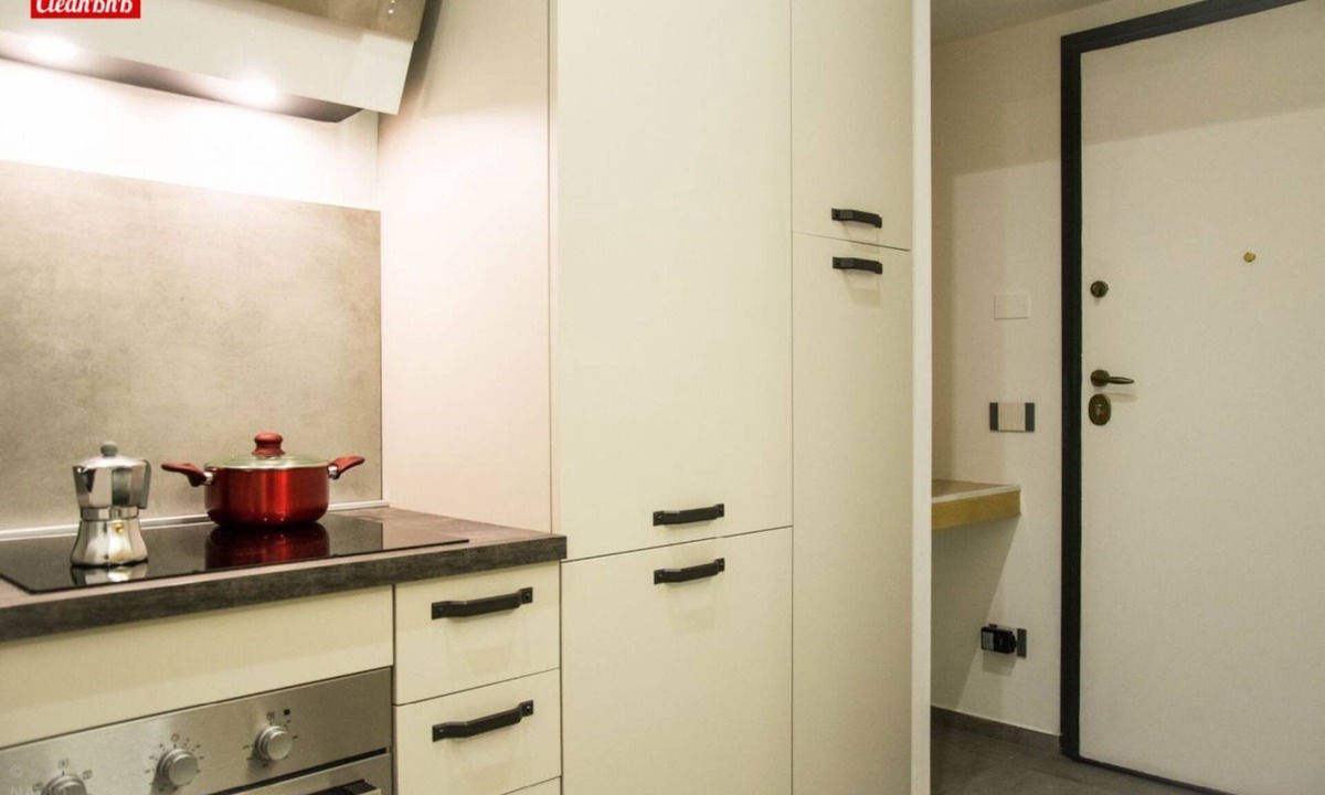 Esquilino Apartment | GuestHost - Largo Leopardi Essential Apartment