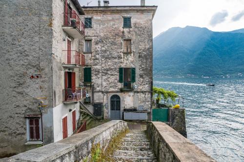 Nesso Apartment | GuestHost - Lovely studio with balcony a few mt from the lake