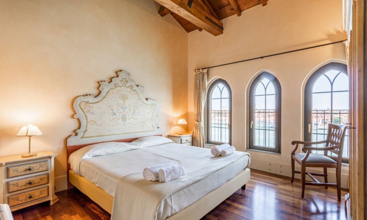 Molina Apartment | GuestHost - Molino Stucky Residence Bucintoro Suite