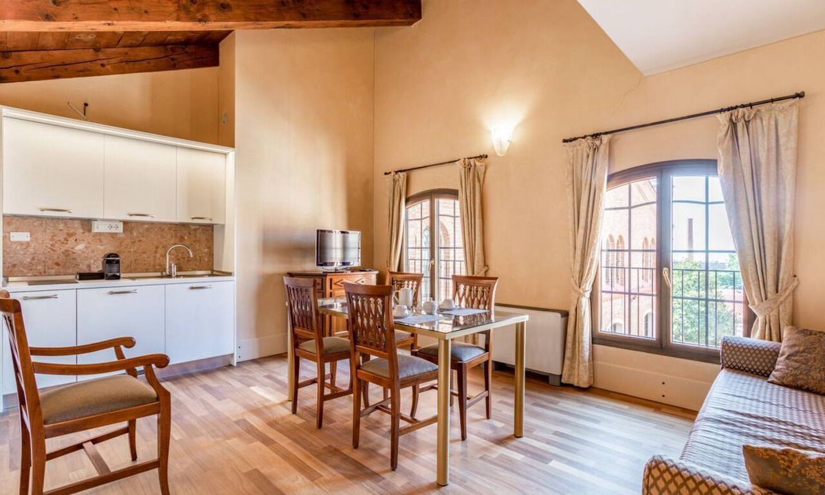 Molina Apartment | GuestHost - Molino Stucky Residence Mascareta Suite