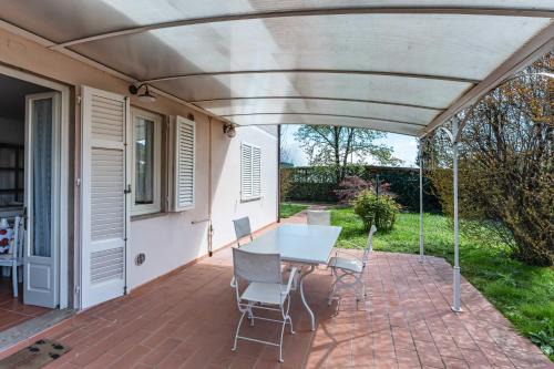 Nozanno Apartment | GuestHost - Ponte a Moriano Villa with Private Parking&Garden!