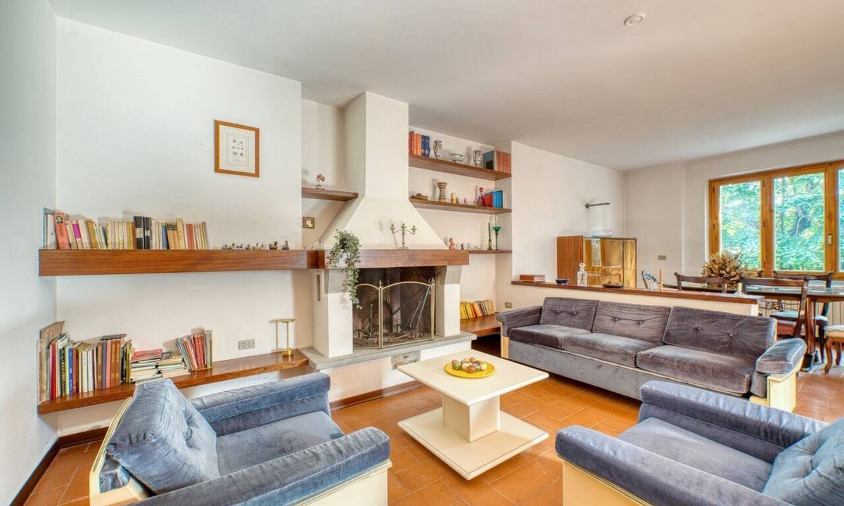 Perugia Apartment | GuestHost - Spacious and comfortable apartment of approximately 200 sqm, accommodating up to four people, located on the lower ground floor of a villa (accessible by steps).The property is located in a residential area surrounded by greenery, about a 15-