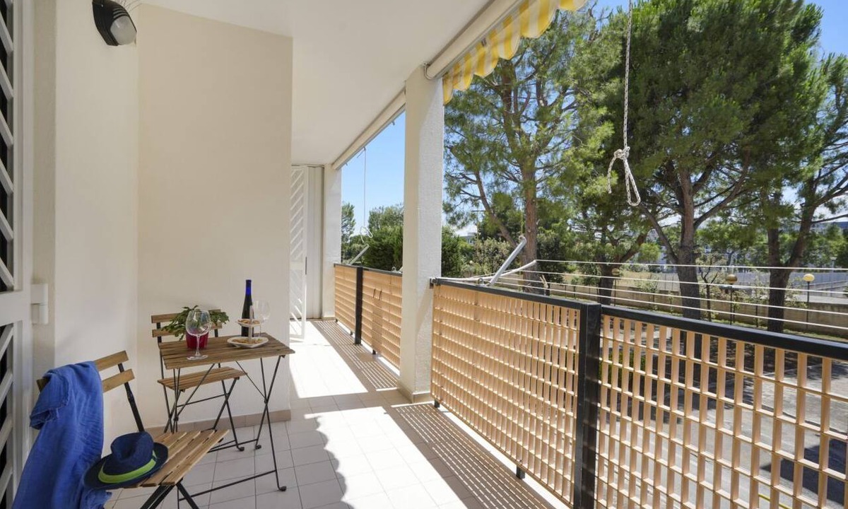 Municipio 3 Apartment | GuestHost - Spacious apartment recently renovated and able to comfortably accommodate up to 5 people, with three bedrooms, two bathrooms and two balconies. The accommodation has a convenient parking space inside the condominium park. Located just 5 minut