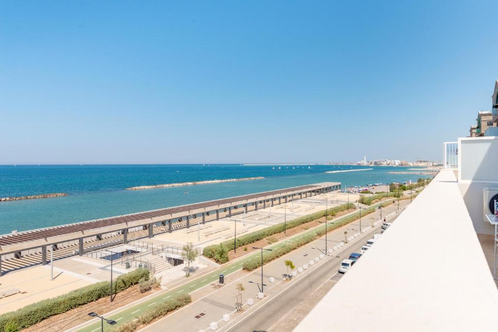 Municipio 3 Apartment | GuestHost - Waterfront Apartment with seaview balcony
