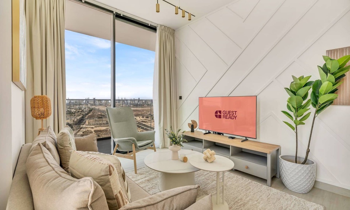 Jumeirah Village Apartment | GuestReady - 2BD | Private Pool Oasis | City View