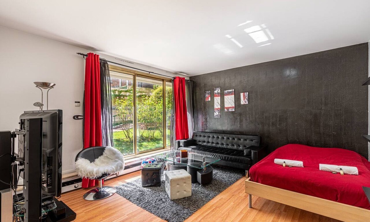 Auteuil Apartment | GuestReady - airy studio with courtyard view
