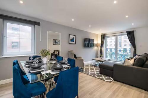 Vauxhall Apartment | GuestReady - Chic 2bed with Balcony in Liverpool