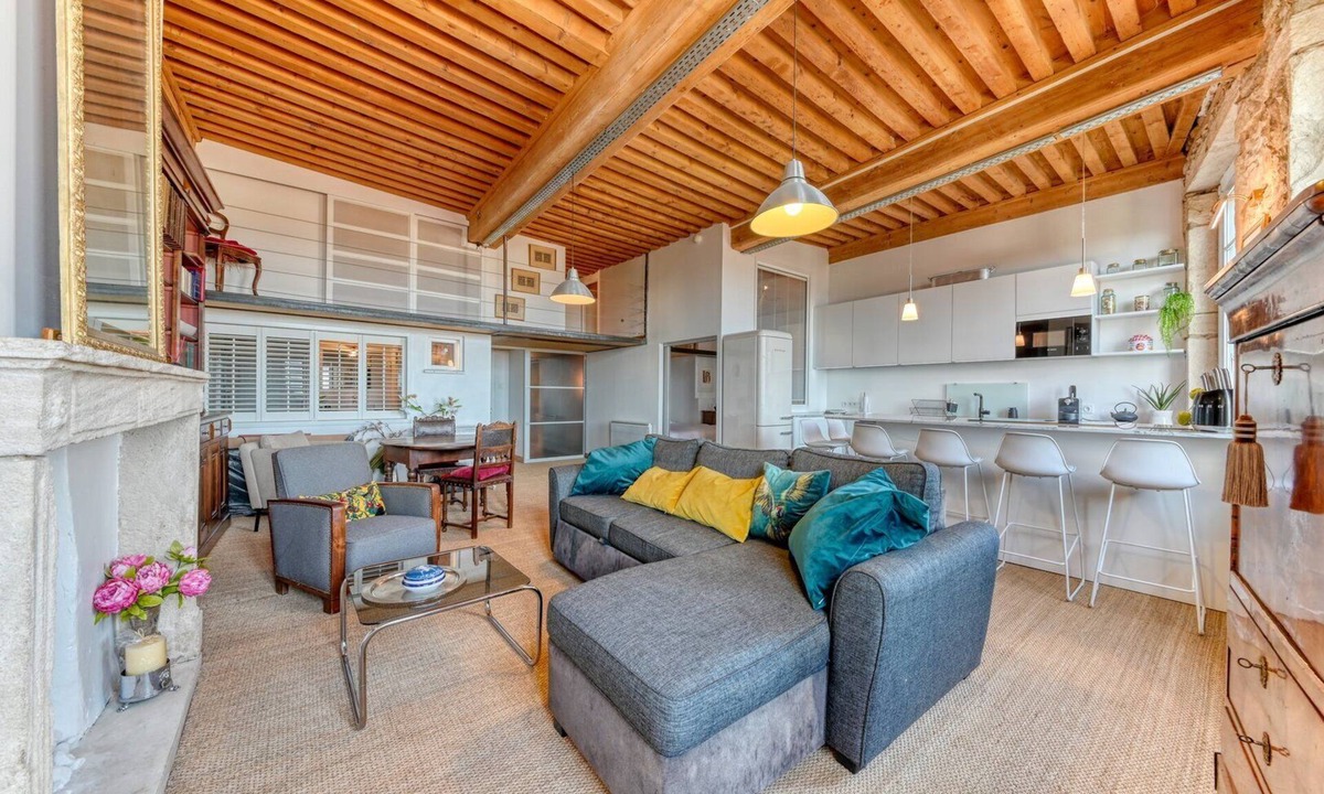 Griffon - Royale Apartment | GuestReady - Classy Apt with Mezzanine in Lyon