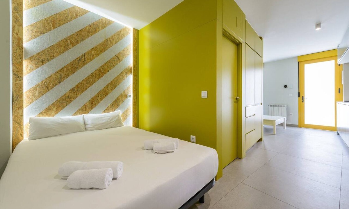 Moscardo Apartment | GuestReady Essential - Trendy Madrid Studio 1