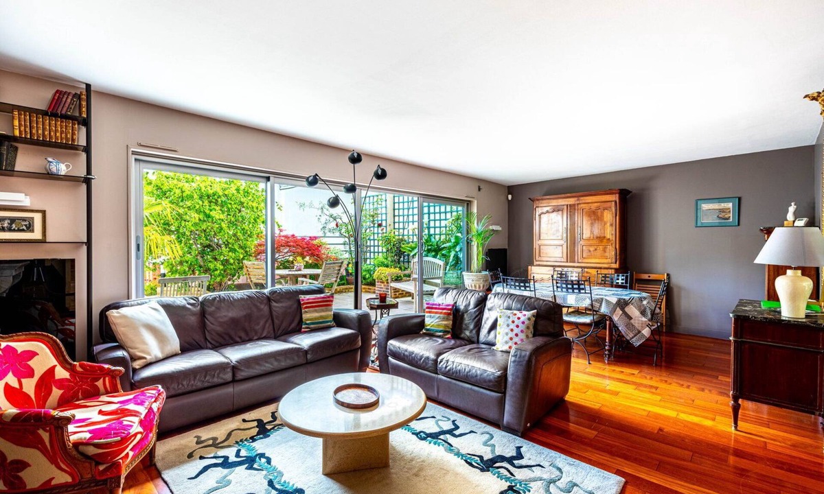 14th Arrondissement House | GuestReady - Spacious stay with terrace and views