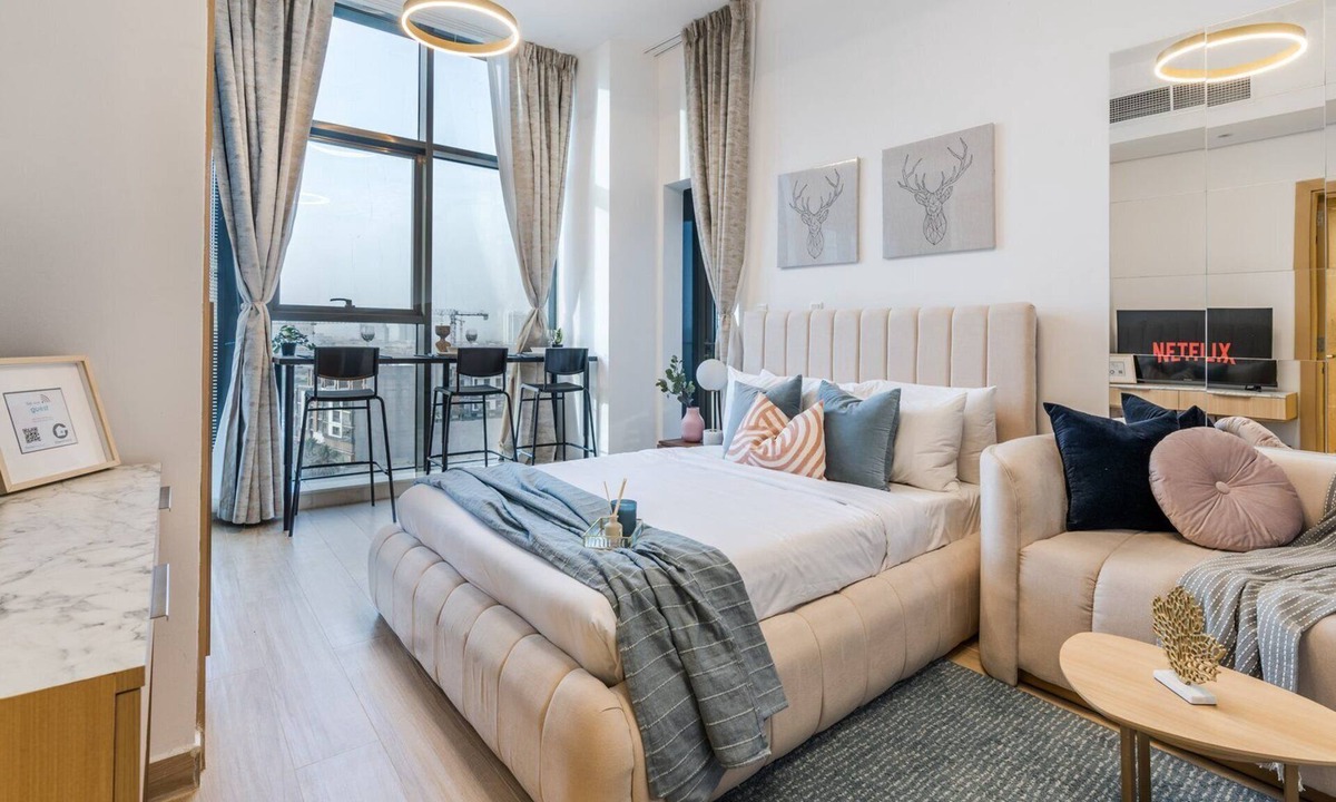 Jumeirah Village Circle Apartment | GuestReady - Studio | Modern with Balcony Space