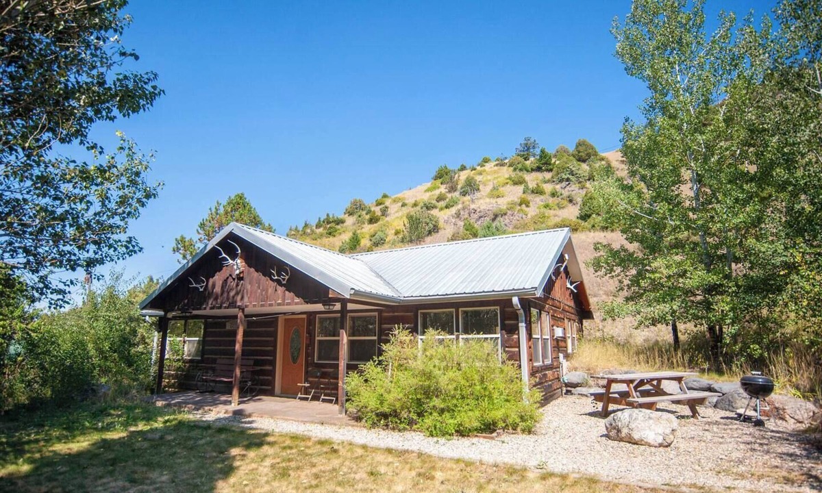Pray Cabin | Gulch Cabin