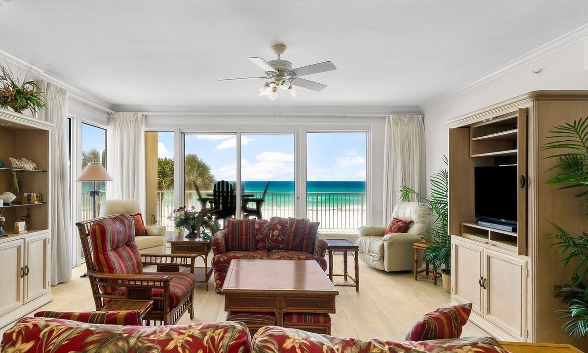 Bel Air Condo | Gulf-front condo w/pool & daily activity perks