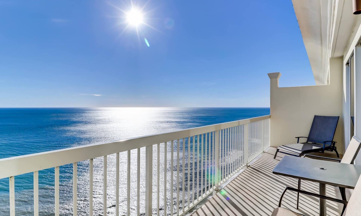 Miramar Beach Condo | Gulf-front penthouse condo with pool, hot tub, fitness room, & beach access