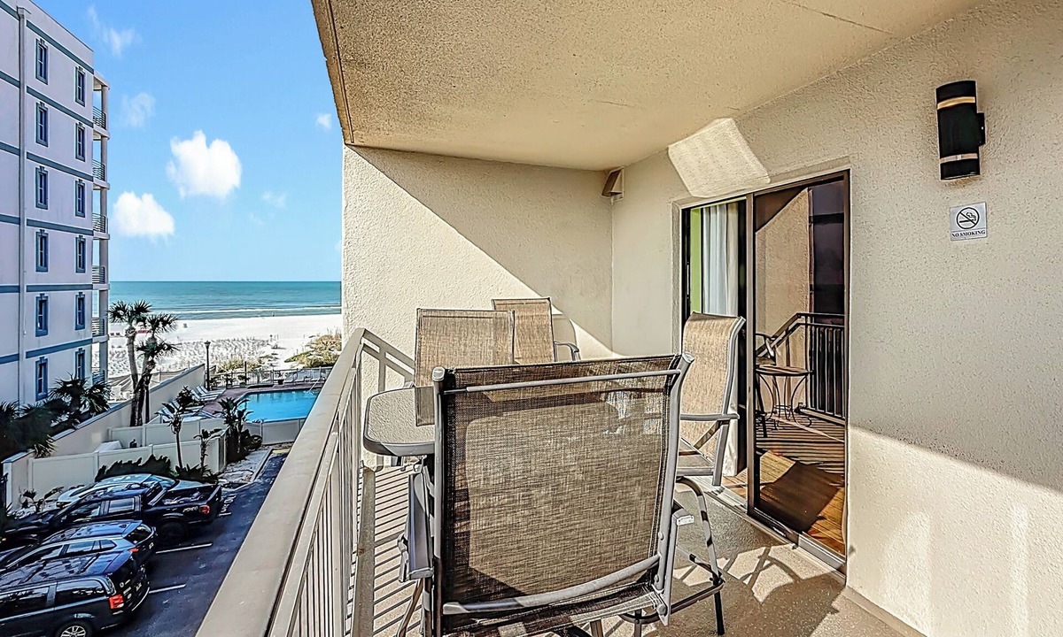 Belle Vista Condo | Gulfside Getaway | Sunrise + Sunset Views