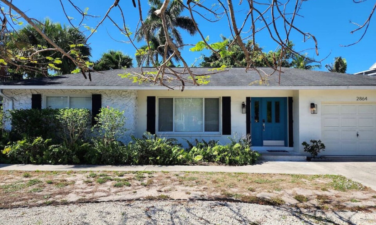 East Naples House | Gulfview House in Naples Bayshore Arts District