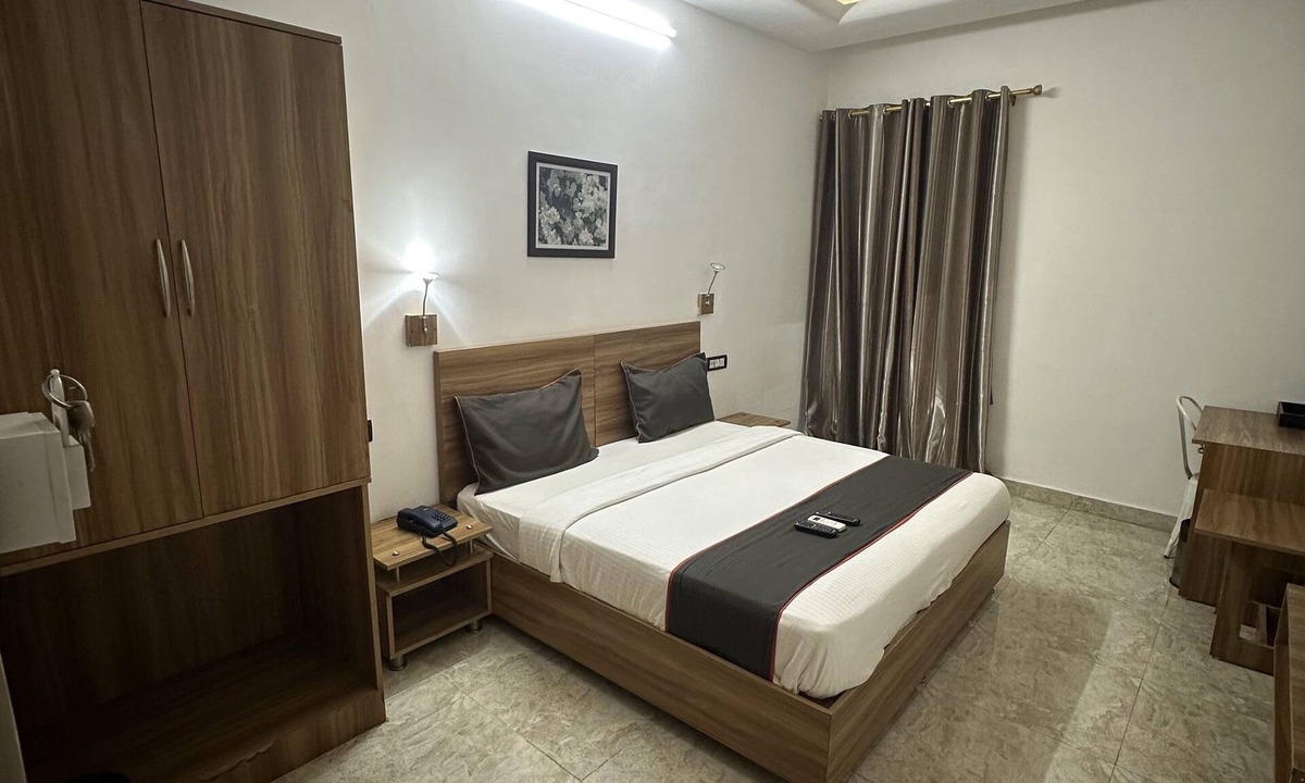 Thousand Lights Hotel | GULNAAR INN