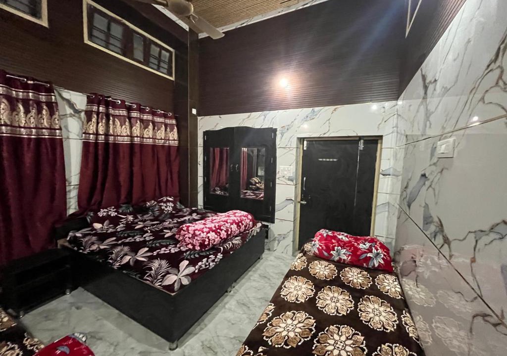 Amritsar Hotel | Guru Nanak Devji Yatri Niwas Just 2 minutes walk to Golden Temple