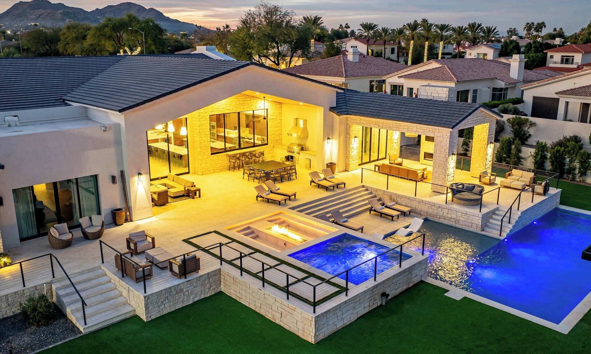 South Scottsdale House | HÓZHÓ Cattle Track | Pool | Pickleball | Golf Sim