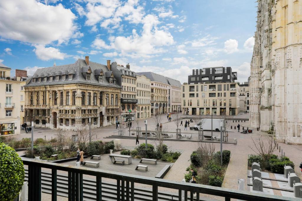 Quartier Vieux Marche-Cathedrale Hotel | Hôtel Cardinal