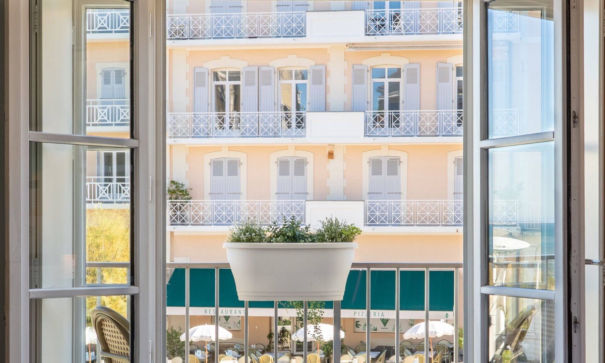 Biarritz City Centre Hotel | Hôtel de L'Océan et Restaurant - Coeur de Ville