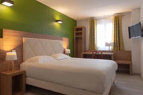 Evreux Hotel | Hôtel de l'Orme, Akena