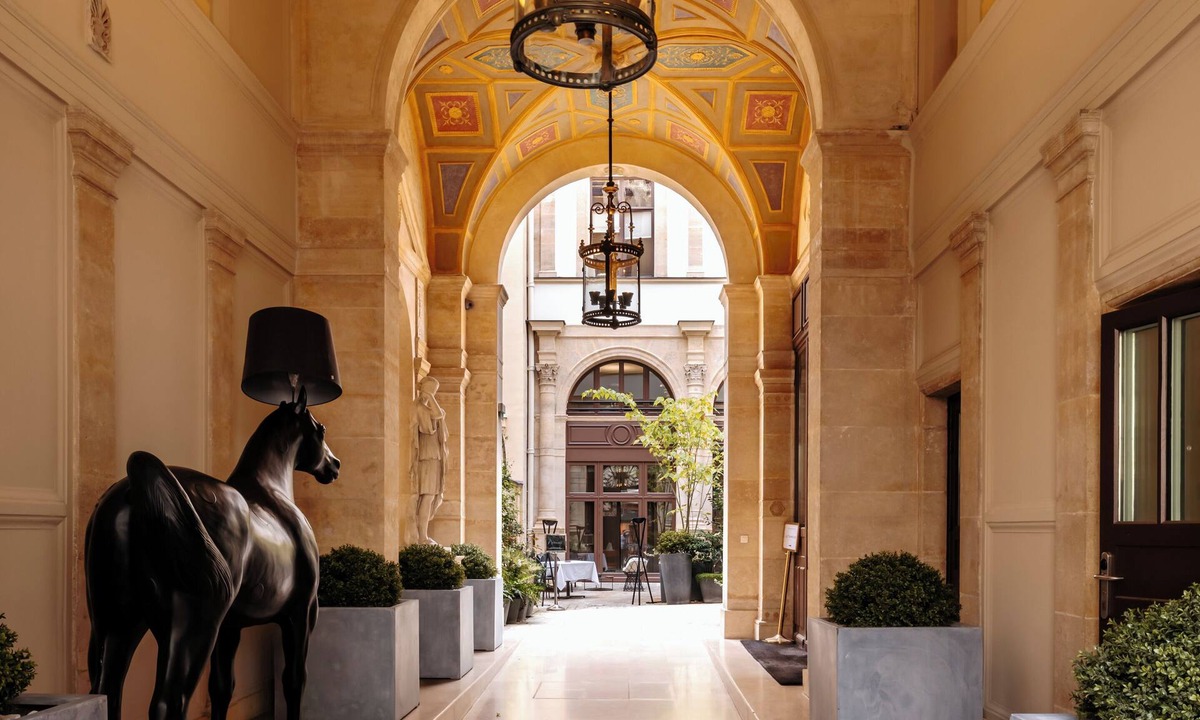 8th Arrondissement Hotel | Hôtel de Pourtalès