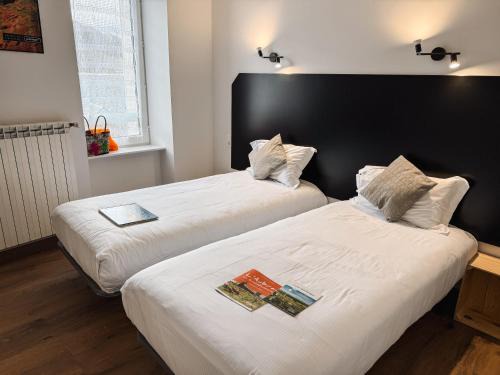 Saint-Chely-d'Aubrac Hotel | Hôtel des Voyageurs