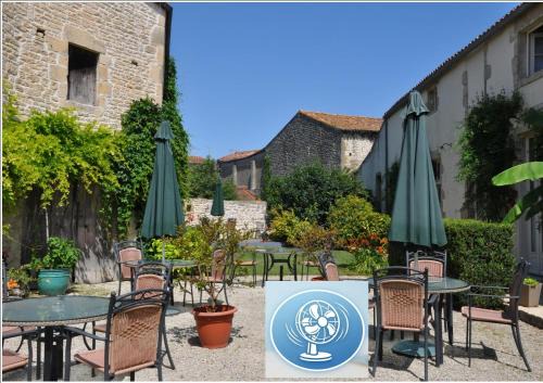 Aulnay Hotel | Hôtel du Donjon