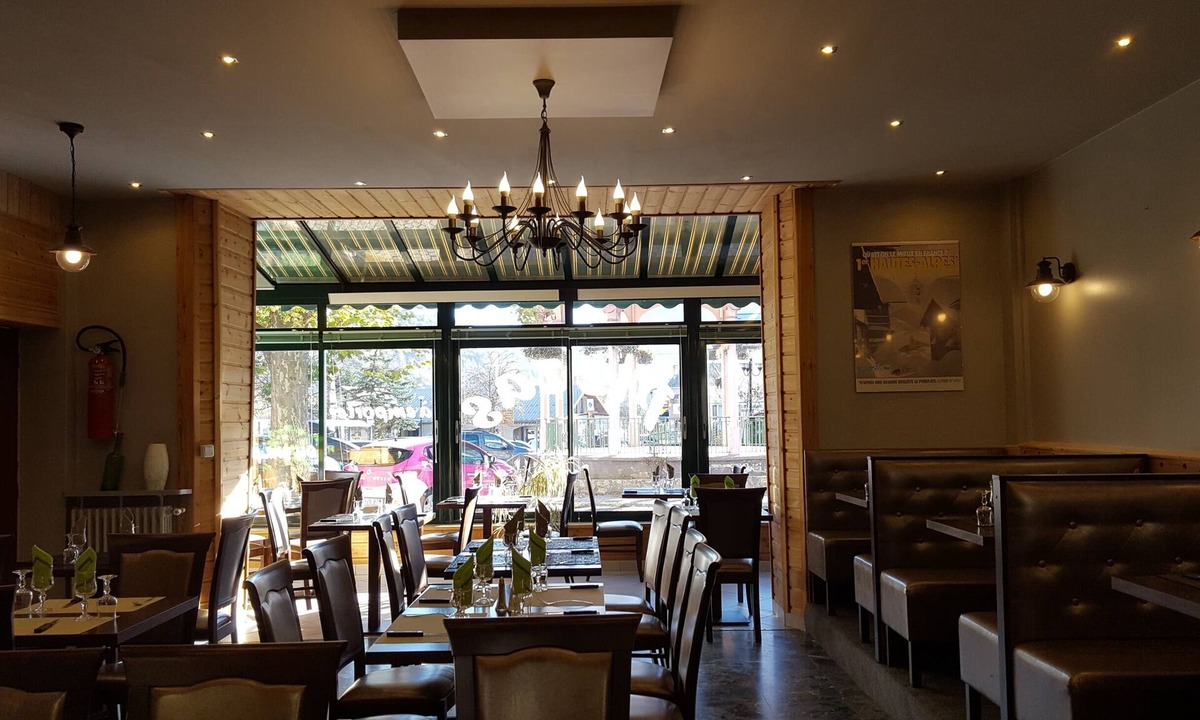 LʼArgentiere-la-Bessee Hotel | Hôtel Restaurant Glaizette