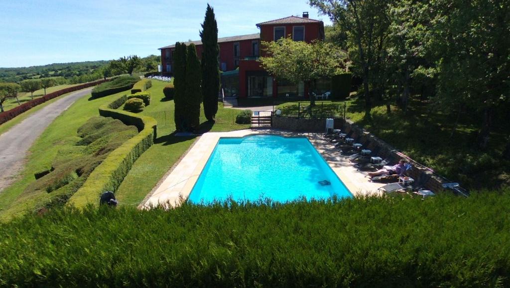 Martailly-Les-Brancion Hotel | Hôtel Restaurant La Montagne De Brancion
