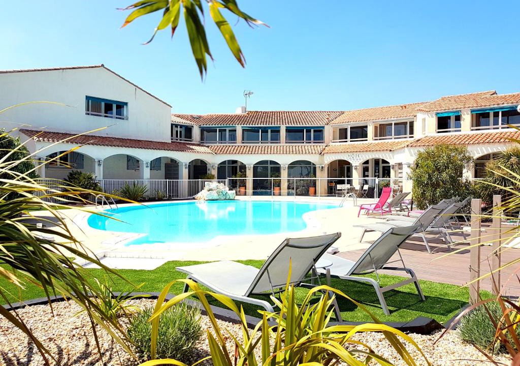 Rivedoux-Plage Hotel | Hôtel Restaurant Le Grand Large - Face à la plage - Ile de Ré