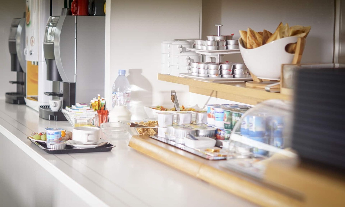 Pin - Vert Galant Hotel | H24 HOTEL Le Mans