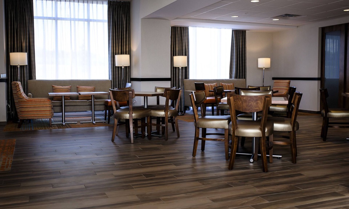 Truro Hotel | Hampton Inn & Suites by Hilton Truro