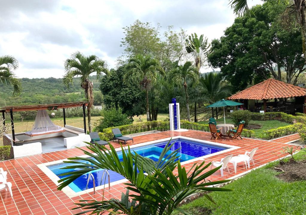 Bugalagrande Apartment | Hacienda Daniela