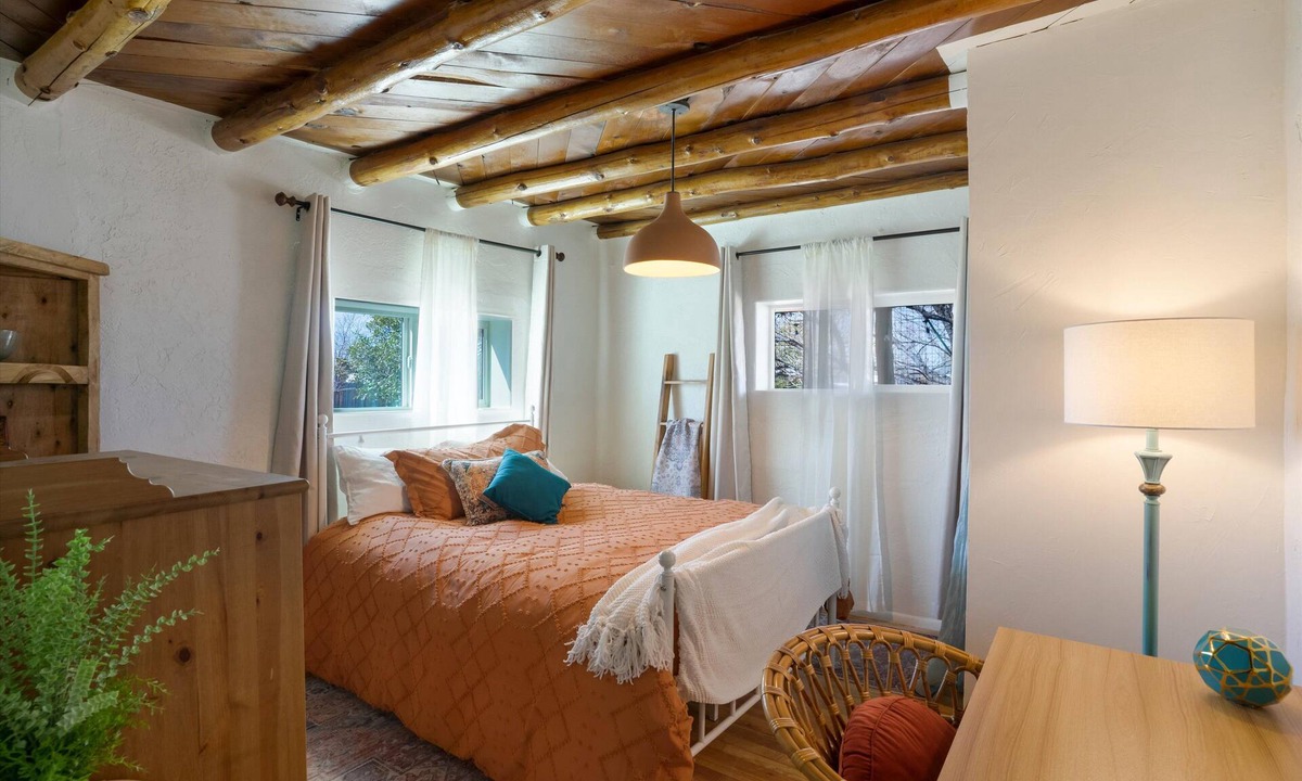 Los Griegos House | Hacienda Escondida- Modern Southwest Relaxation