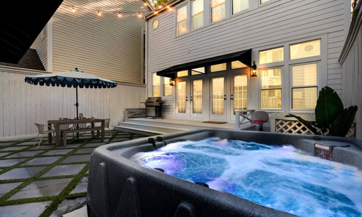 Haile Plantation House | Haile Hideaway | 3 Beds w/ Crib + Hot Tub Near UF