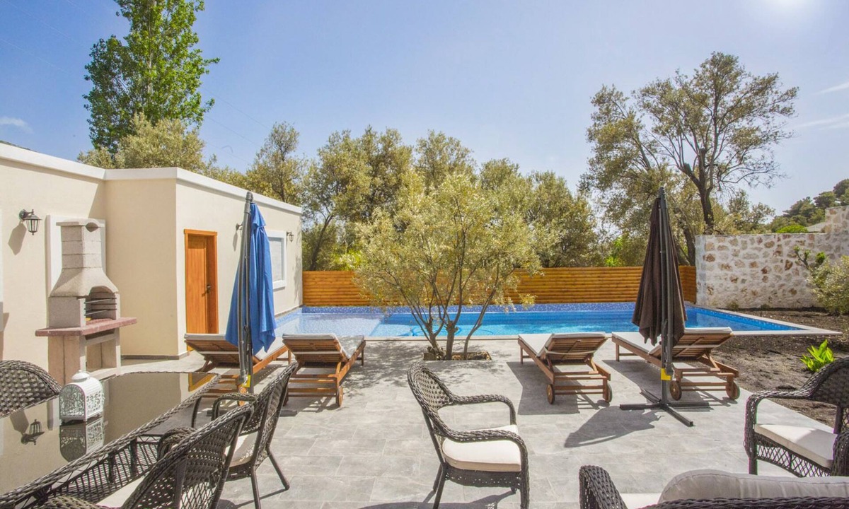 Islamlar House | Half Moon Villa 1- Stunning Luxurious Hillside 2 Bedroom Villa