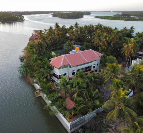 Tonse West House | Halfmoon Homestay